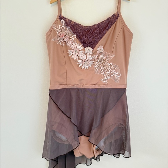 Dance Costume - size Adult Medium - Picture 1 of 4